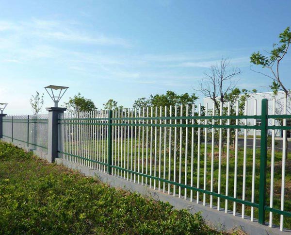 十堰鋅鋼護(hù)欄會(huì)生銹嗎？生銹是什么原因造成